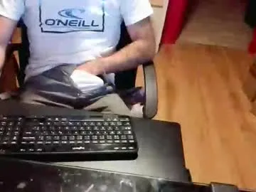 nicecck24 — Any girl wanna help me cum?,I need to drain those balls [200 tokens remaining]