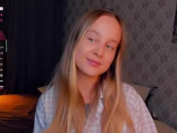 nicolavanderbie — Your little angel here! GOAL: Let's start our party! <3 #new #shy #18 #teen #skinny [15 tokens remaining]