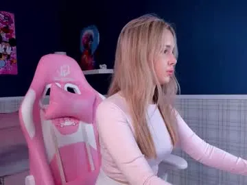 nicolettacooper — GOAL: Air kiss  ,   ...    #flexible  #blonde #babyface #hot #new #cute