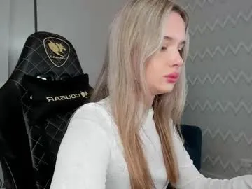 nicolettacooper — GOAL: Air kiss  ,   ...    #flexible  #blonde #babyface #hot #new #cute