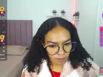 niina_lovee_ — GOAL: lick nipple [90 tokens remaining] HEY BEBES , LET'S PLAY WITH ME #ebony #glasses #smallboobs #jeans #nonude