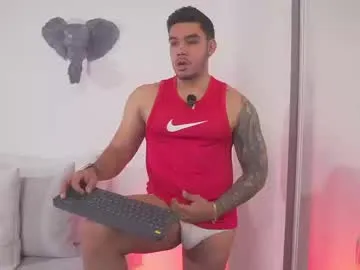 noah_avery1 — Make me cum  #cum #muscle #new #lovense #bigcock [3000 tokens remaining]