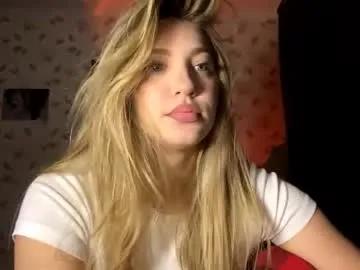 oletaguinyard — Goal: Spin around, show my outfit. Kem? Kem! Crazy, strange, cringe, but mostly - FUN! #new #shy #young #teen #18 [20 tokens remaining]