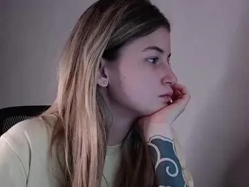 oliviademur — GOAL: Hot french kiss [122 tokens remaining] Welcome to my room! #teen #smalltits #shy #feet #natural