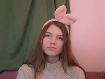 pamilarakestraw — hello cb  im daniella ^^ goal: water show  #shy #brunette #feet #young #new [0 tokens remaining]