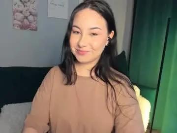 paulaguidroz — tie t-shirt on my belly [25 tokens remaining]