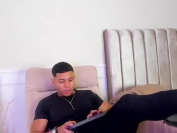 percy_god —  #cum Show #bigcock #ass #18 #cum #pvt [1389 tokens remaining]