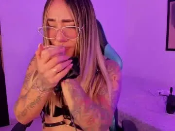 pink_quarz — GOAL: Double Penetration [2000 tokens remaining] Welcome to my room! #cum #deepthroat #saliva #dirty #anal