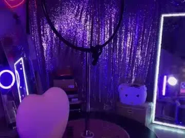 plasticfuckdoll — hush on #blonde #bimbo #bigass #bigtits #bdsm [2498 tokens remaining]