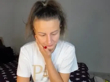 playfulaudrey — #sensual #natural #sexy #lovense #mistress [448 tokens remaining]