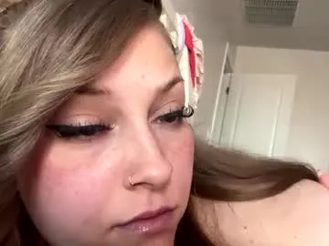 prettypxssyyy — Beat my pussy up with me  #snowbunny #bbclover #slut #thick #prettyfeet