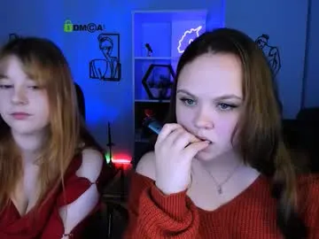 raquel_luxury — GOAL: handbra [429 tokens remaining] Welcome to my room! #18 #lesbians #bigboobs #bigass #brunette