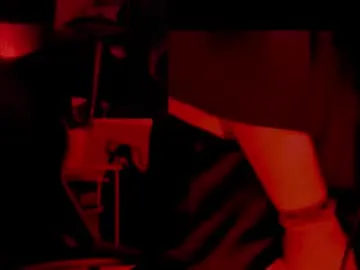 reddfoxfire — get pants off [100 tokens remaining]
