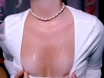 riri_rich — GOAL: remove bra [100 tokens remaining] Welcome guys! pvt only with extra tips<3 #findom #lush #hairy #lovense #squirt