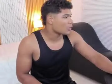rob_jordan — MAKE ME CUM . #new #bigcock #Latino #cum #muscle [800 tokens remaining]