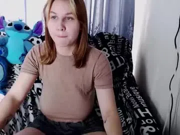royangela — GOAL: Hand bra [900 tokens remaining] Welcome to my room! #bigboobs #bigass #pregnant #german #blonde