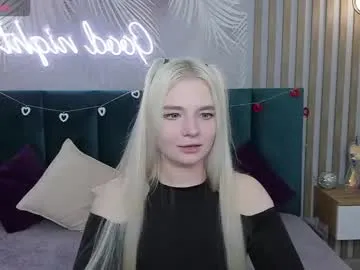 ruthbryant — ahegao face + suck fingers close up [30 tokens left] new girl for your pleasure #submissive #deepthroat  #daddysgirl #blonde #ahegao