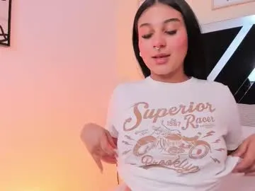 salem_sp — GOAL: OPEN AND CLOSE FEET [25 tokens remaining] ENJOY MY JUICY TITS! AND MY COMPANY I'M SO HOT AND EROTIC  #latina #dirtytalk #smalltits #feet #18