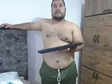 santy_gold — GOAL: Show Cum 900 [974 tokens remaining] Welcome to my room! #feet #hairy #chubby #latino #mature