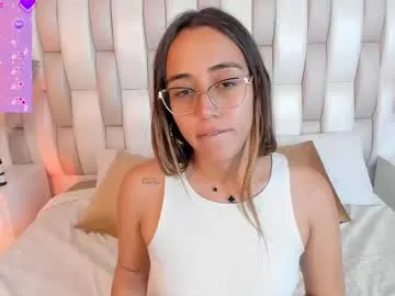 sara_ospina_ —  GOAL: Rub pantie and pussy close up [119]  