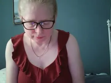 scarlet_envyy — let's get horny!!!  Make me WETTTTT