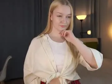 sebrinarainha — goal: kisses in honor of the start of the stream   I turned 18 and it's my first attempt of streaming! Let's get acquainted, I'm Rina #new #18 #young #shy #cute [15 tokens remaining]