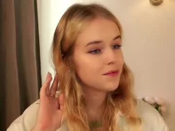 sharikabuono — Glad to see you in my room!! ^^ Its my first day here Goal: For a good day<3 #teen #18 #new #shy #natural [22 tokens remaining]