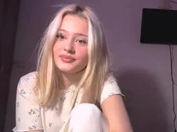 sheanapihaa — Biggest smile ever #shy #teen #cute #new #18 [13 tokens remaining]