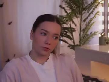 shelbymoravek — You can make me stand? Hello me name is Bella and im so #shy girl. My friend say about me - very #cute girl. Im #18 y.o. and im #new here.I m #young. [31 tokens remaining]