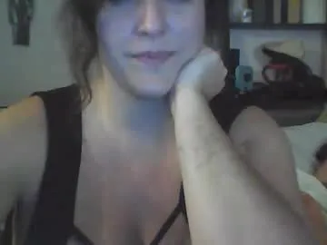 shy_tipsy_girlfriend — Freechat on Chaturbate