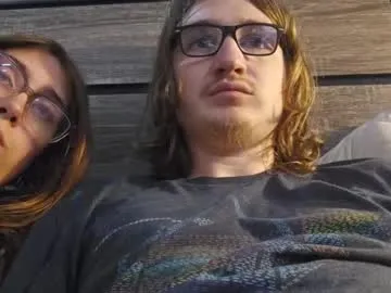 skinnywhiteboythickwhitegirl — Freechat on Chaturbate