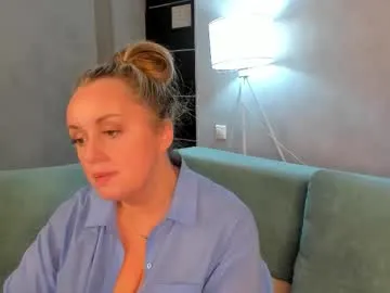 sky_kuper — GOAL: ice on my hot nipples [181 tokens remaining] Hey im Sky im new here lets have fun :) #bigass #mature #bigboobs #curvy #blonde