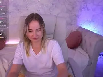 sofiebloom — Goal: Naked ass #18 #natural #daddysgirl #Ukraine #bigass - Next Goal: Undress my boobs