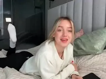sophiebelll — sweet hello + cam kisses  #new #skinny #18 #squirt #tease #natural [50 tokens remaining]