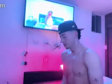 stronghardlatino — Sexy dance with music  [184 tokens left] #sexy  #boy #18