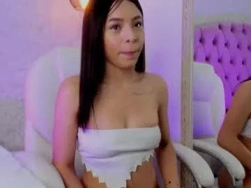 suzzy_flowers — Kiss for u [2 tokens left] #18 #bigass #daddysgirl #latina #new