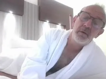 swimmi70 — discover my hotel room
