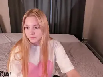 sylvia_ortiz — show outfit [16 tokens left] #smalltits #shy #blonde #bignipples #18