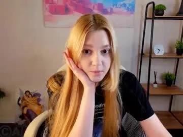 sylvia_ortiz — show legs [32 tokens left] #smalltits #shy #blonde #bignipples #18