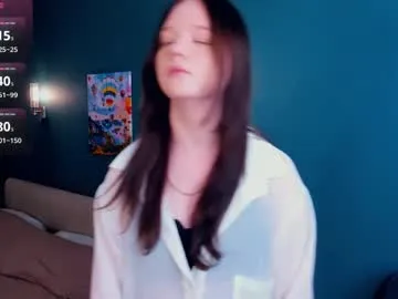 synnovebelch — GOAL: Fashion show [35 tokens remaining] Welcome to my room! #18 #feet #bigass #shy #teen