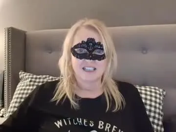 thaleiaquinn — GOAL: Taking my tops off [400 tokens remaining] Welcome to my room! #feet #blonde #redhead #lovense #new #british #hairypussy #natural #bigboobs #squirting #cumshow