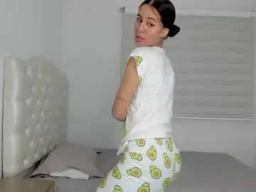 thea_lox — Welcome to my room! - Goal: i LOVE YOUR OUTFIT  [11 tokens left] #skinny #new #latina #shy #squirt
