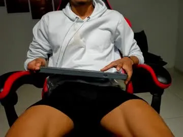 thiago_2004 — CUM #latino #new #cum #beautiful #muscle [1500 tokens remaining]