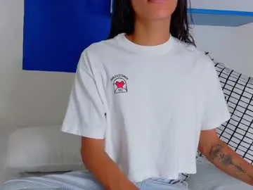 tiana_cinnamon — GOAL: Plug anal in doggy [75 tokens remaining] Do we play to hide or to undress first? #Submissive #trans #cum #anal #twink