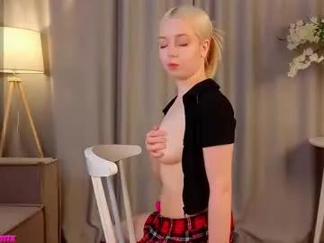 tinastevenson — Hi, im Annie! GOAL:  OIL ON BOOBS #new #squirt #18 #teen #young [24 tokens remaining]