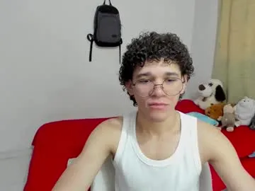 tom_blue10 — GOAL: complete my goal and let's make a milk delivery  [500 tokens remaining] Welcome to my room! #young #cum #bigcock #muscle #uncut