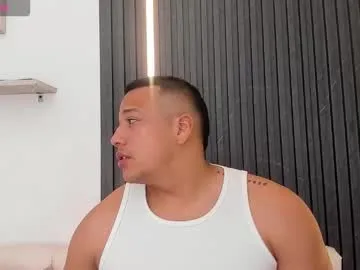tom_muscle1 — GOAL: show flex muscle [39 tokens remaining] I want you to swallow the milk today #muscle #latino #bigdick #cum #c2c