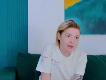 tracycurtis — MASSAGE BOOBS CLOSE UP [41 tokens left] Have Fun #new #shy #teen #bigboobs #tattoo