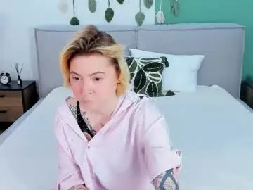 tracycurtis — BOOBS CLOSE UP [33 tokens left] Have Fun #new #shy #teen #bigboobs #tattoo