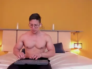 tyronyx — GOAL: CUM Show [0 tokens remaining] Hey  guys! Make me feel welcomed  #muscle #cum #bigcock #latino #mature